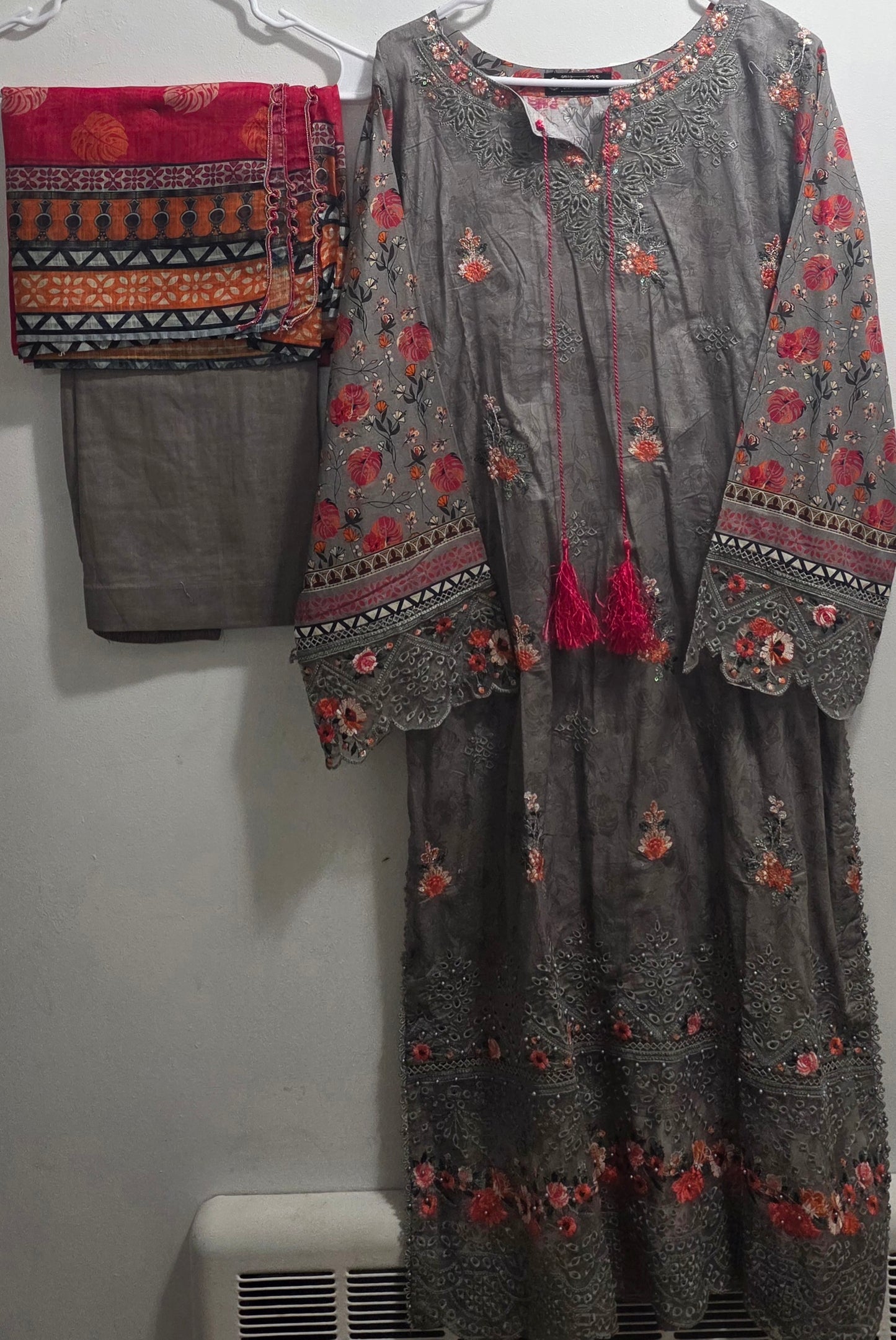 Munira linen 3pc Suit with Embroidery & Patch work