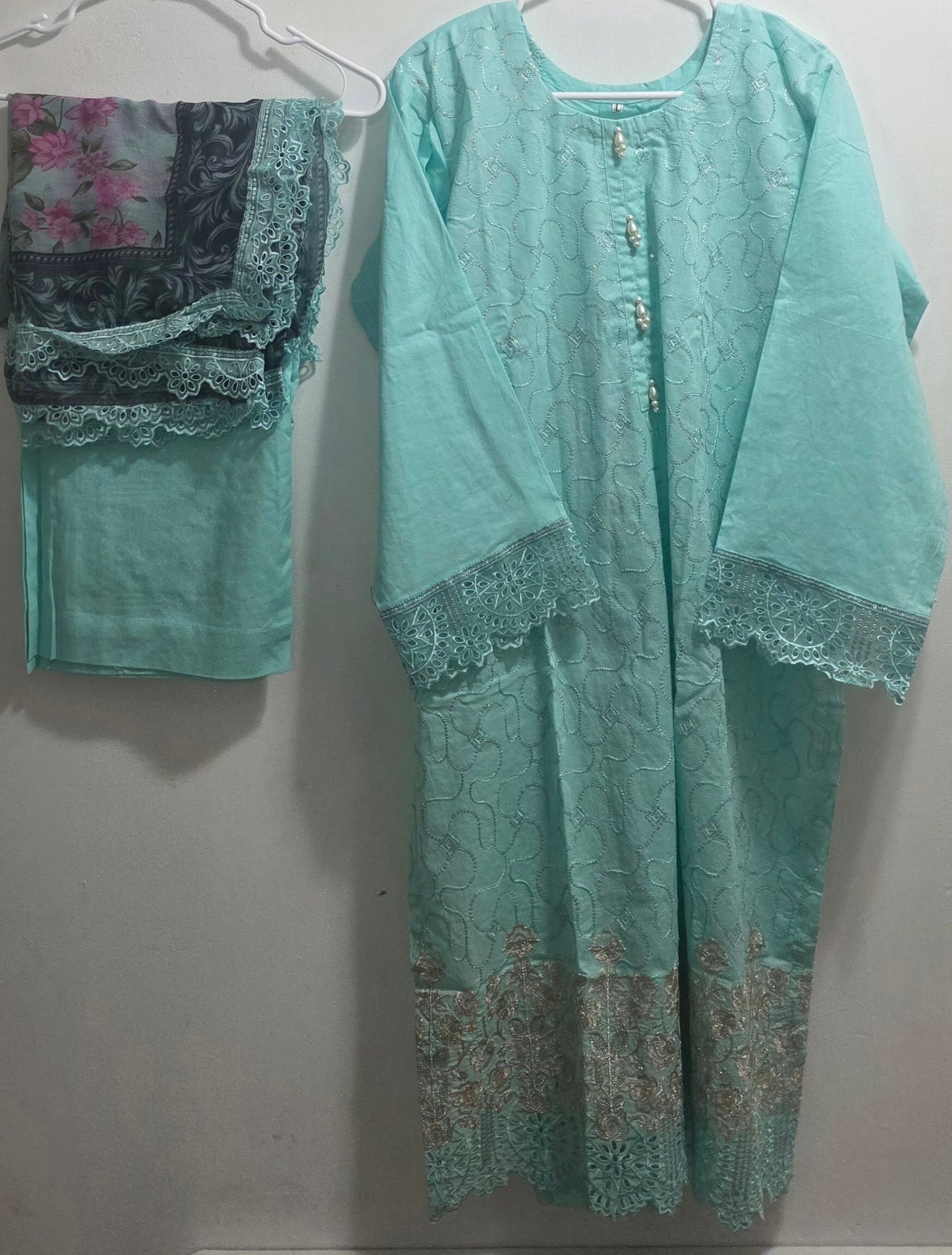 Cotton/Lawn 3pc chickenkari Suit with Patch work