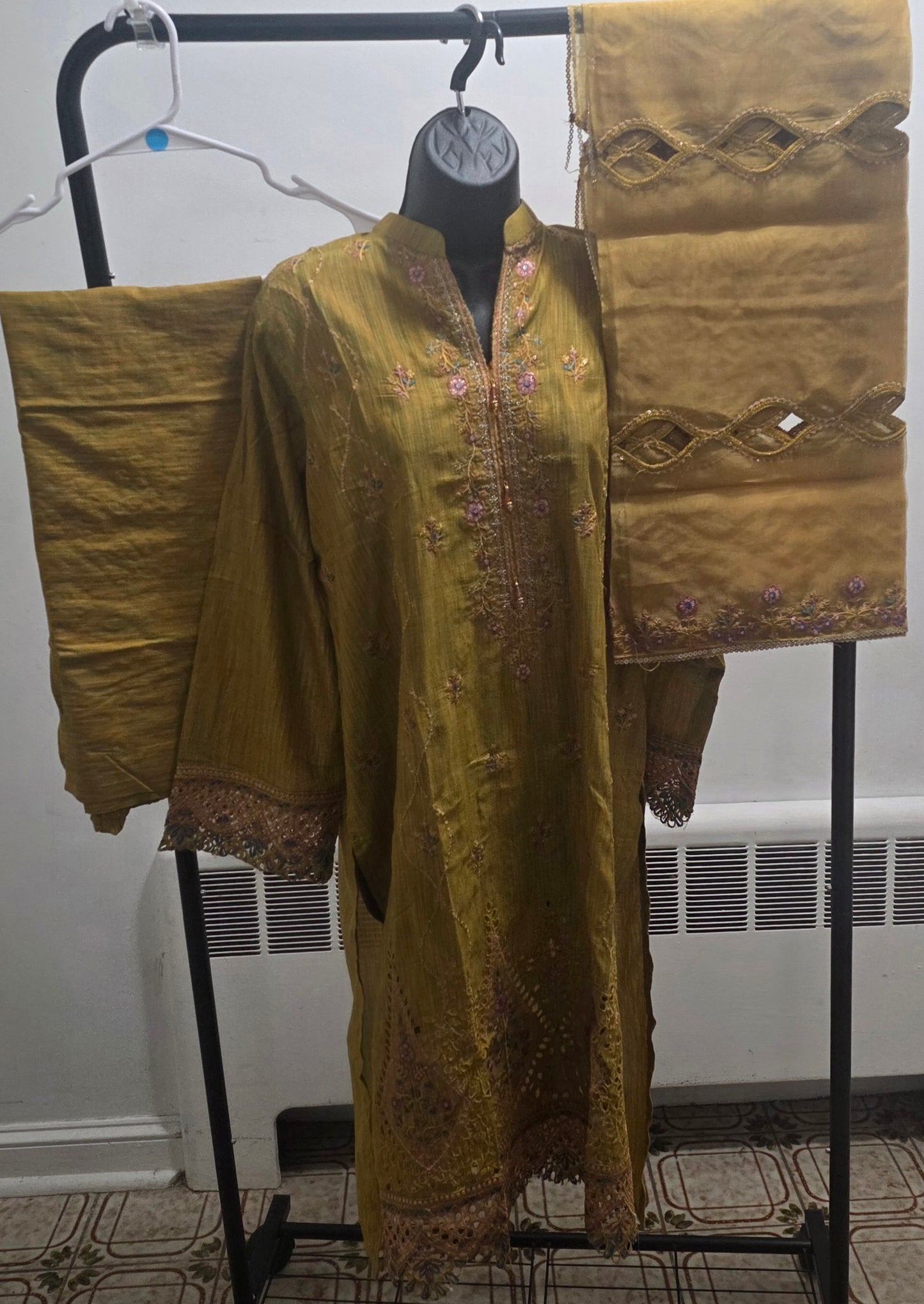Rangoli Cotton/Lawn Embroidered 3pc Suit