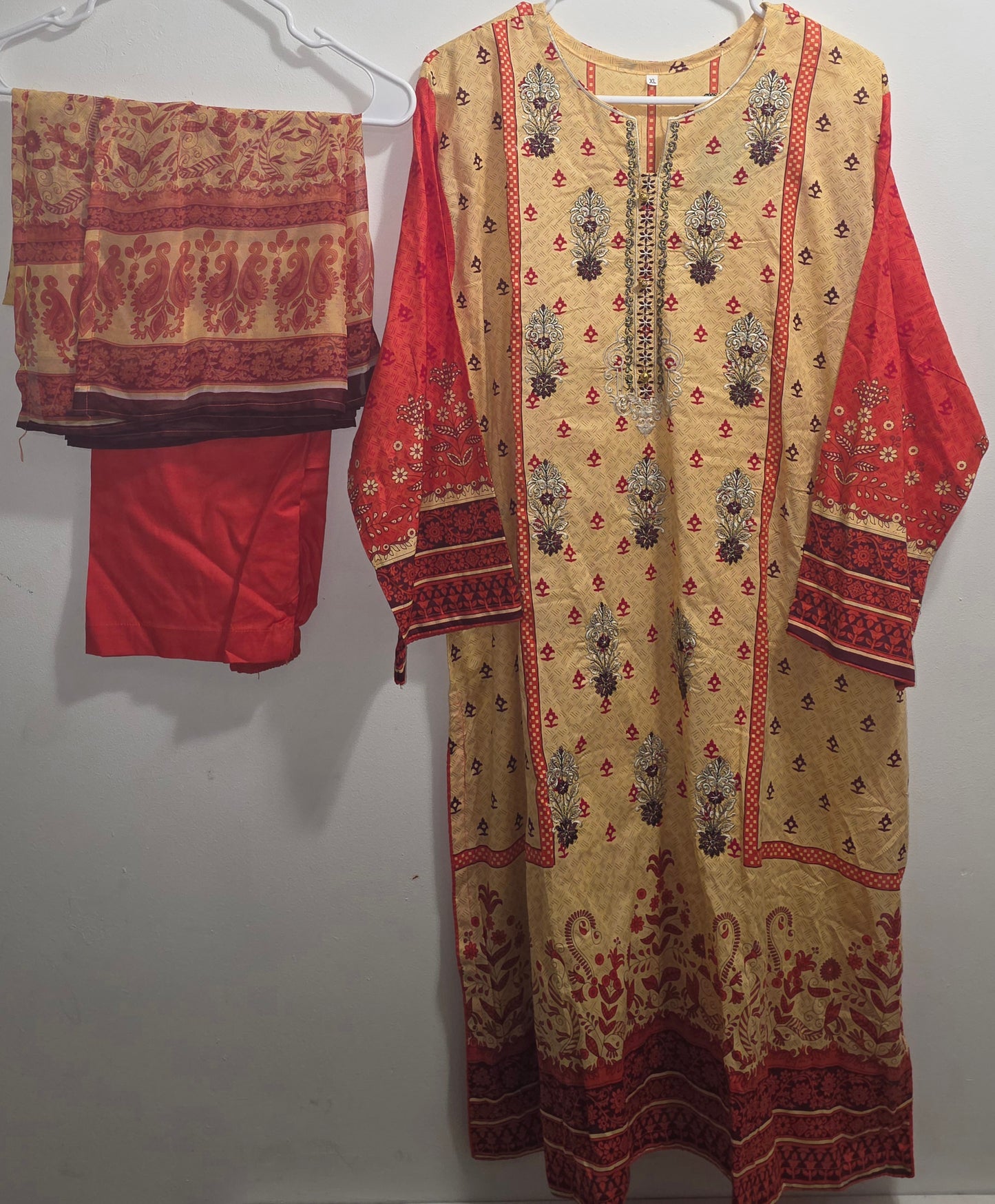 Lawn 3pc Suit with Chiffon Dupatta