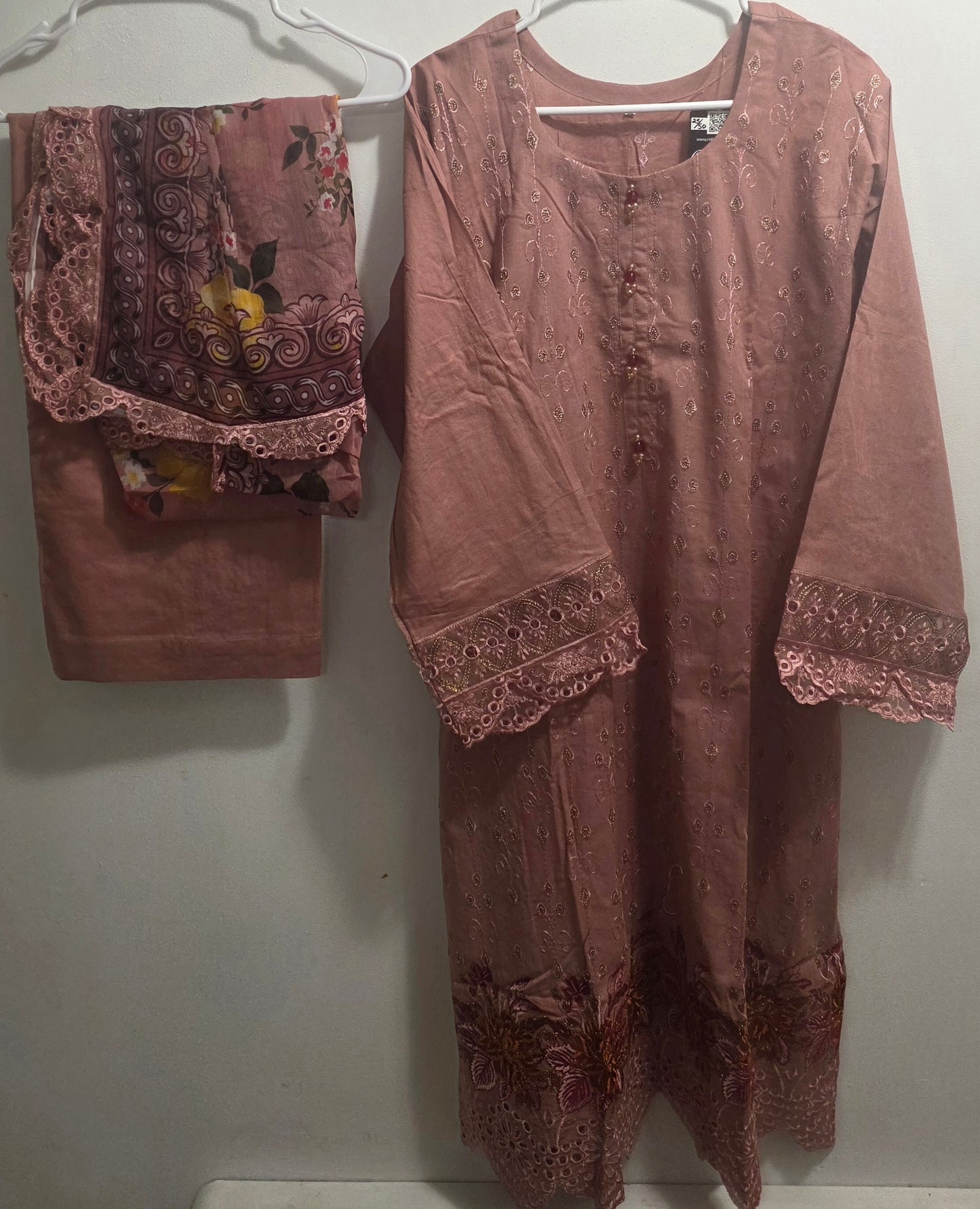 Cotton/Lawn 3pc chickenkari Suit with Patch work