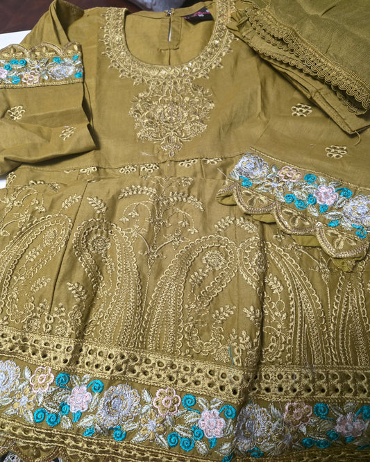 Girls Embroidered Suit (8-9yrs)