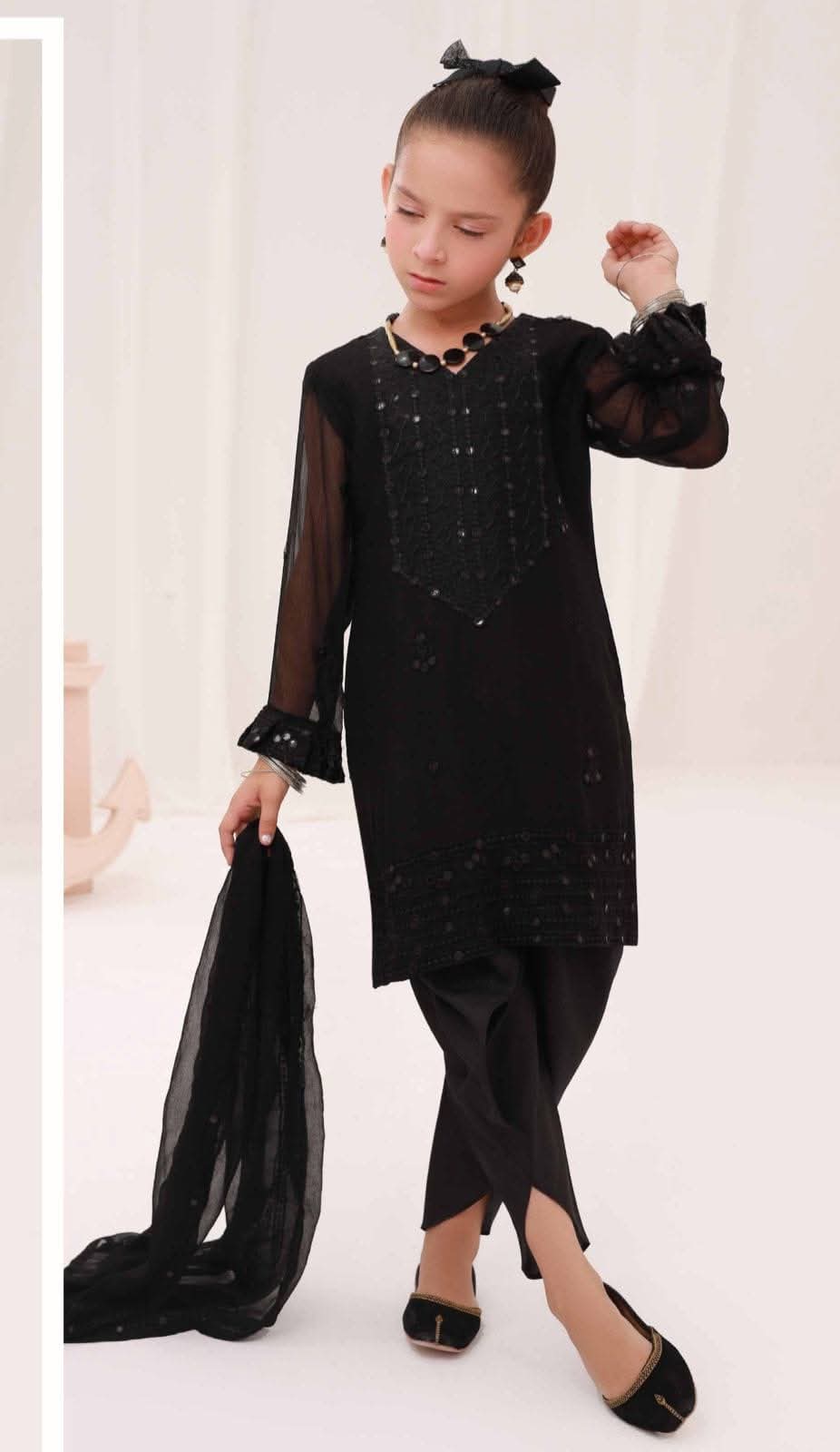 Chiffon Embroidered Suit With Tulip Shalwar (9-10yrs)