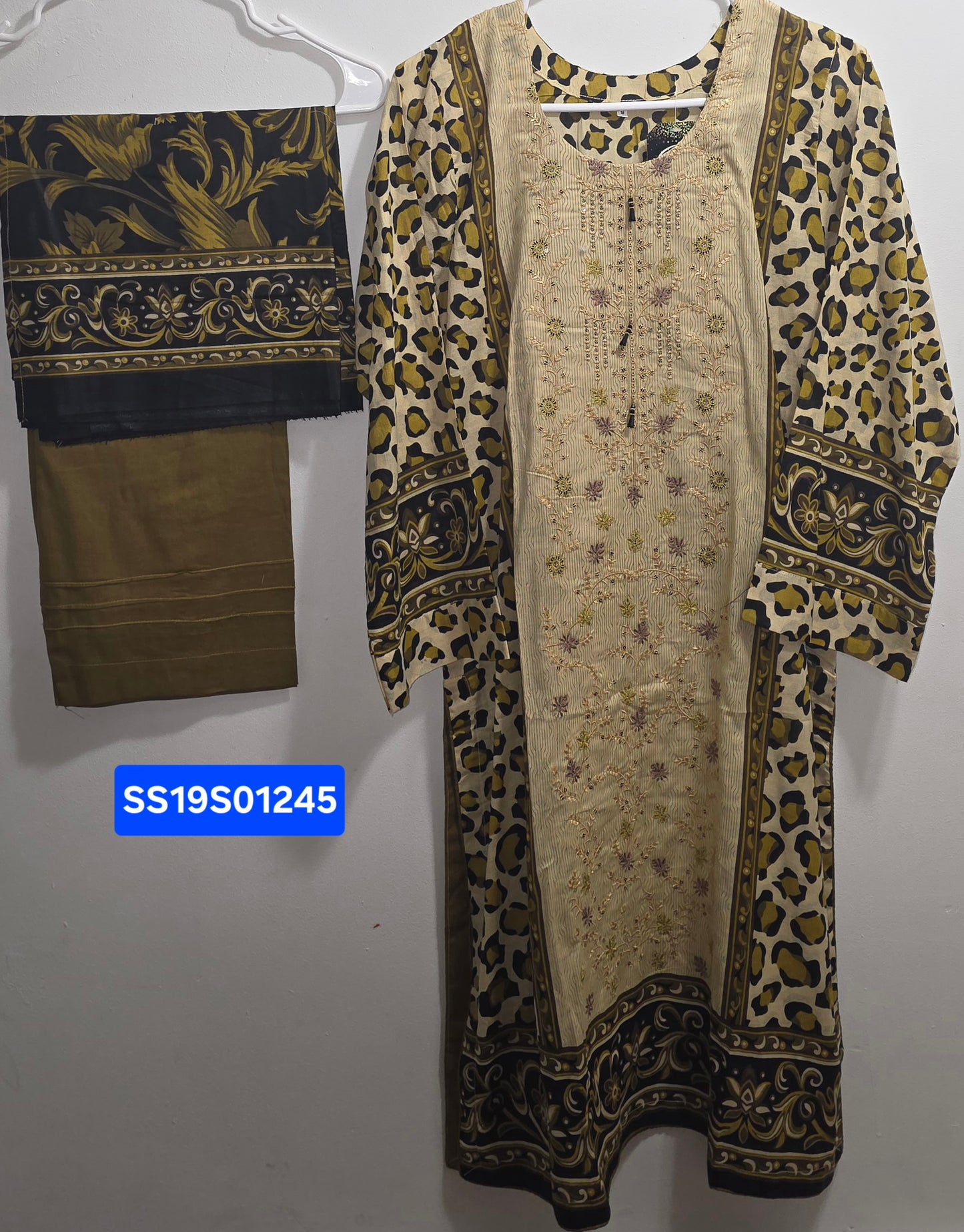 Cotton/Lawn 3pc Suit