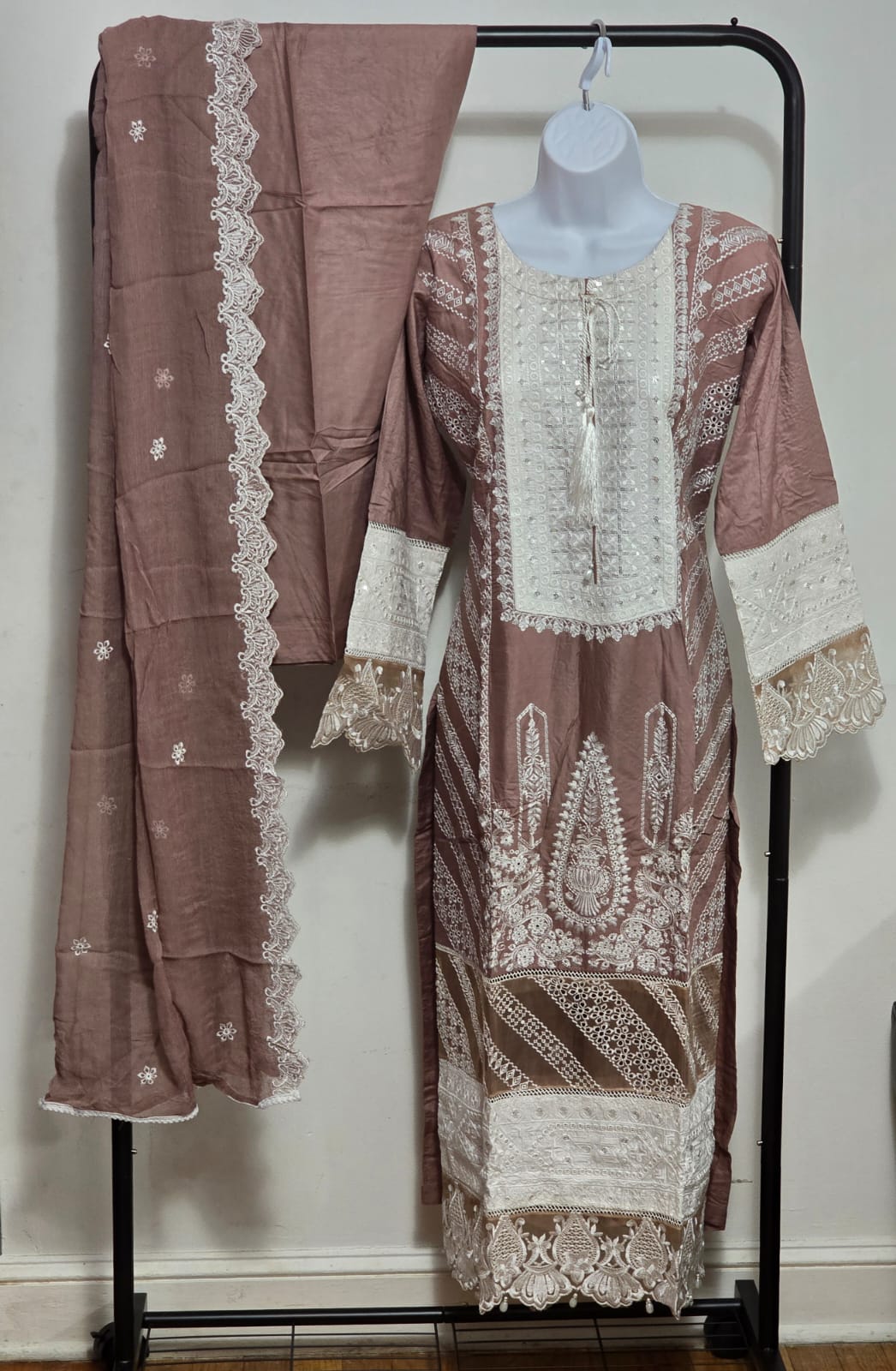 Linen Embroidered 3pc suits