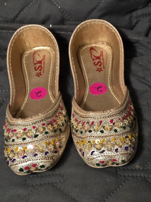 Kids Embellished Khussa