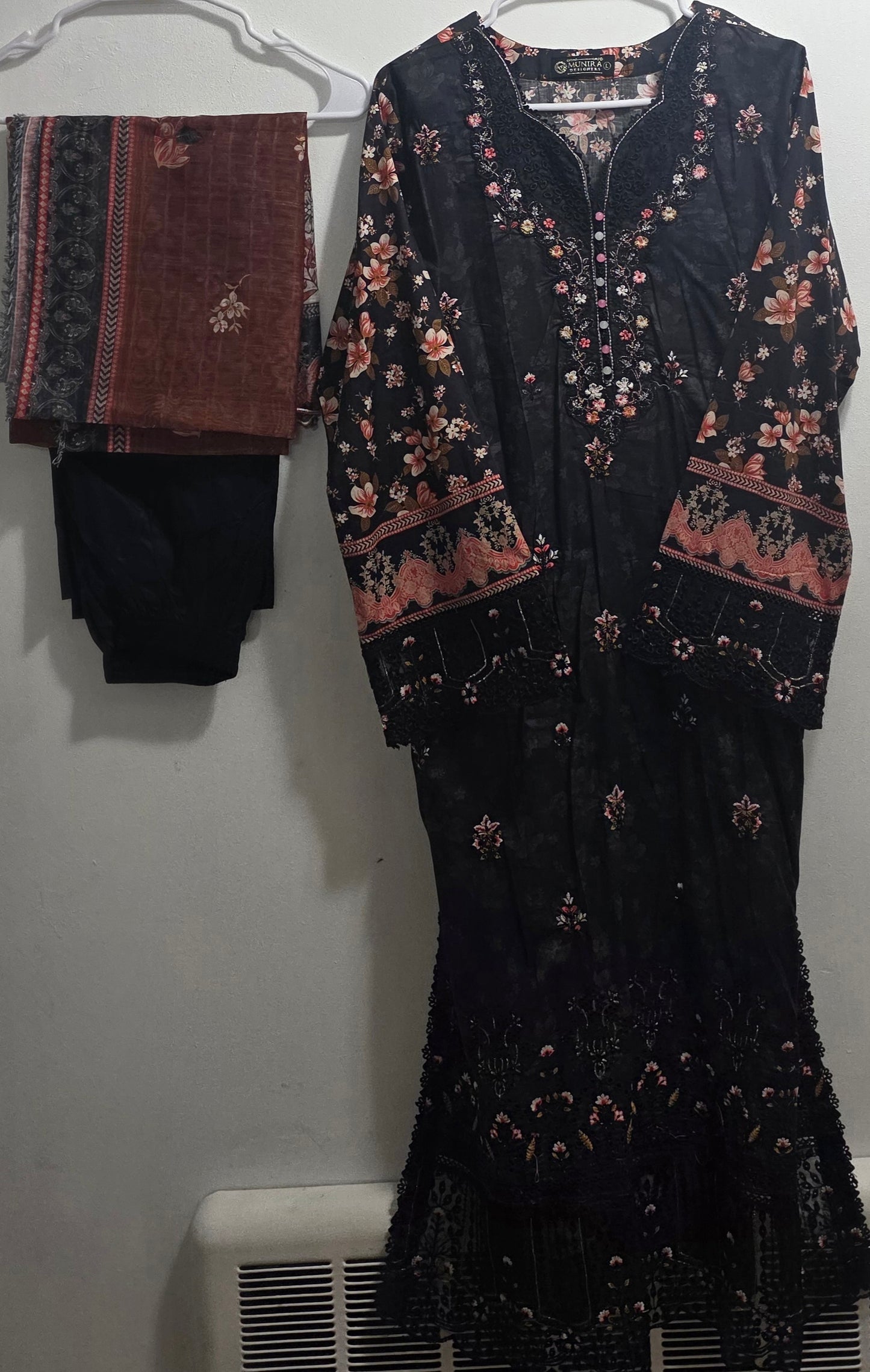 Munira linen 3pc Suit with Embroidery & Patch work