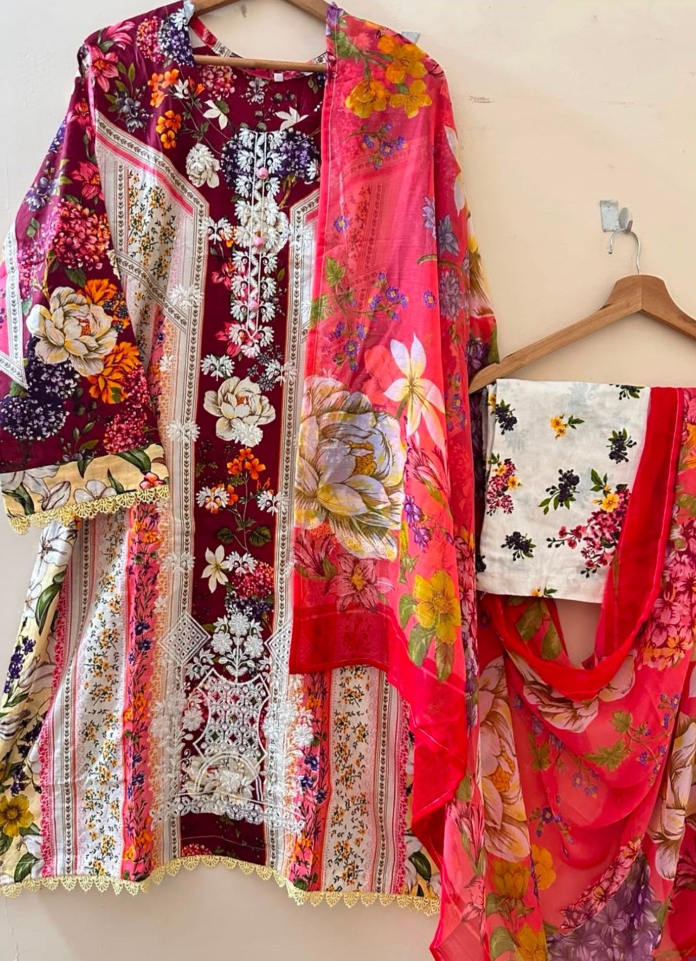 Lawn 3pc Suit with Chiffon Dupatta