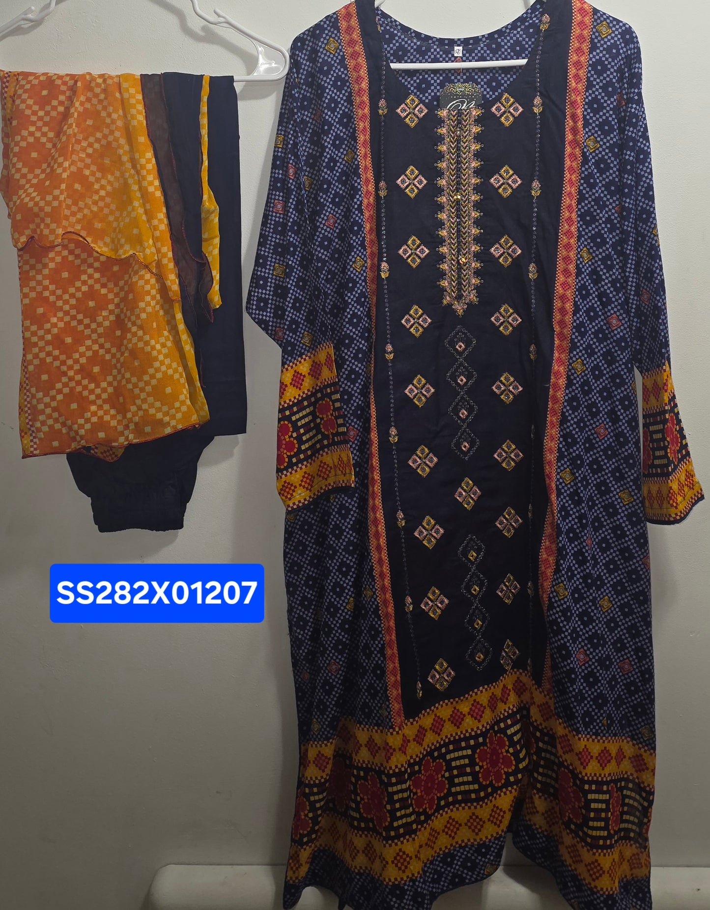 Lawn 3pc Suit with Chiffon Dupatta