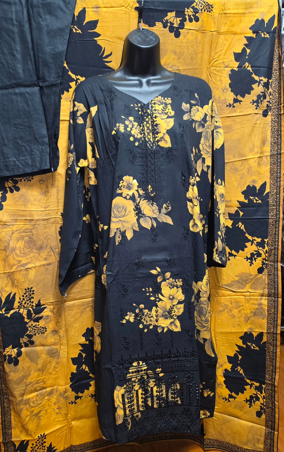 Linen Embroidered 3pc Suit