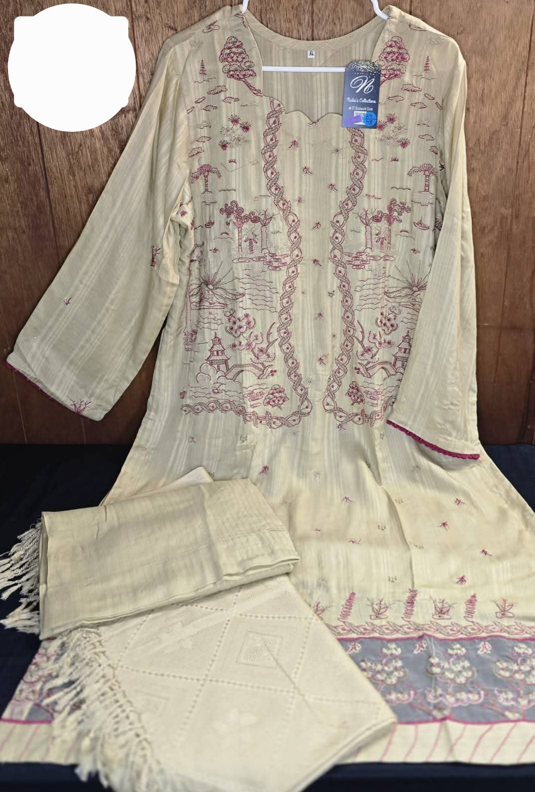 Linen Embroidered Suit With Shawl