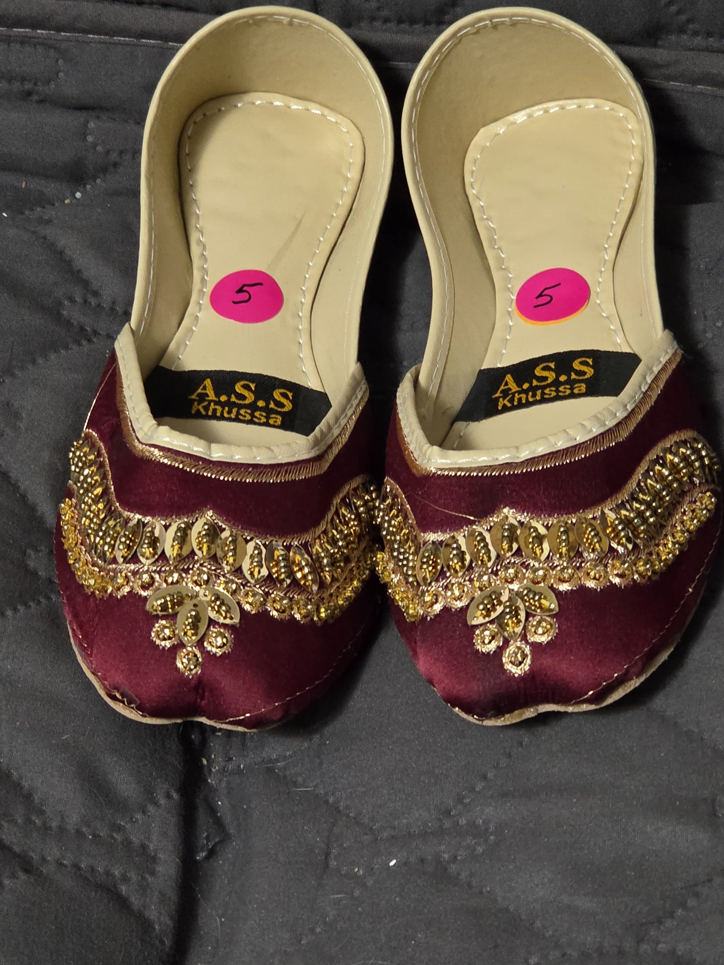 Kids Embellished Khussa