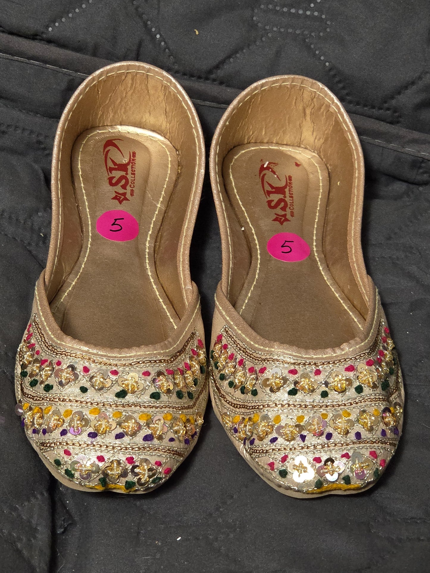 Kids Embellished Khussa