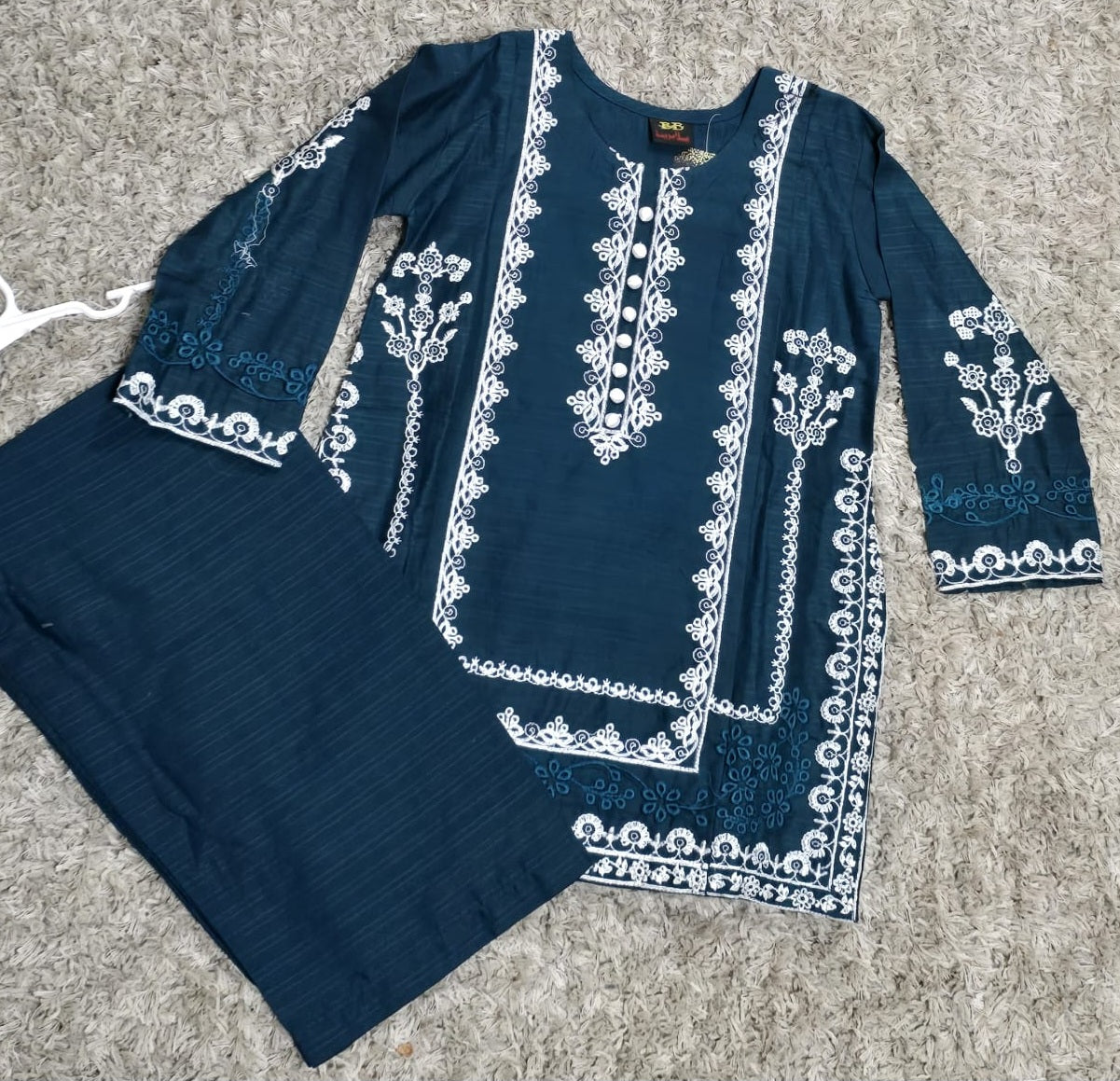 Girls Embroidered Suit (6-7yrs)