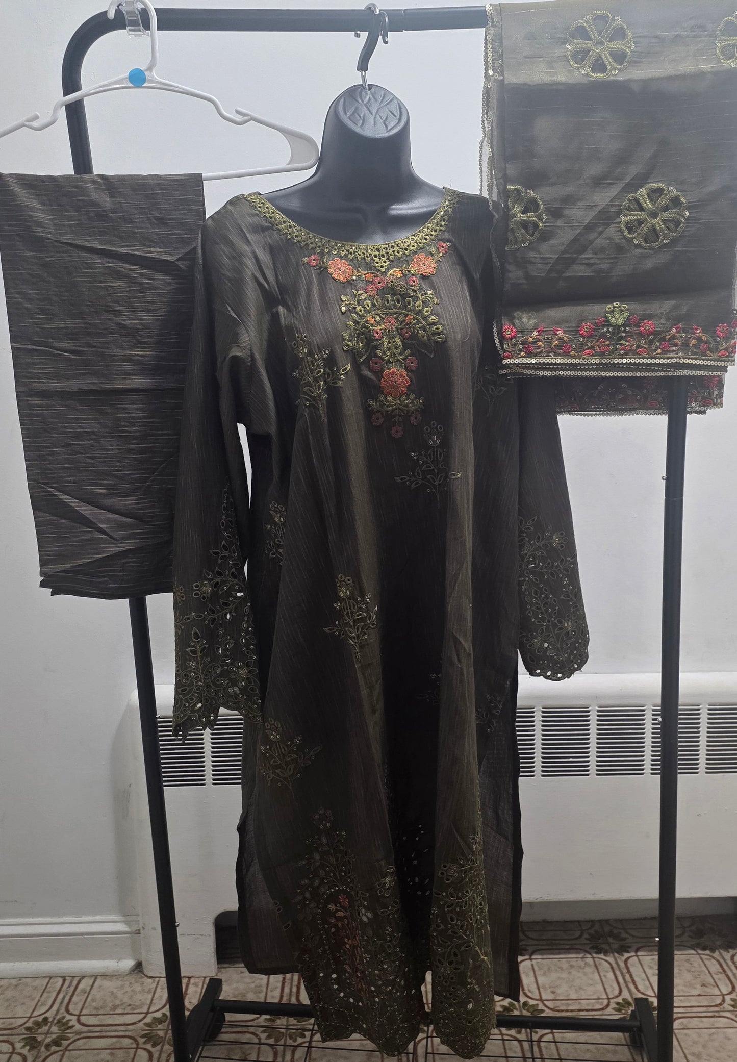 Rangoli Cotton/Lawn Embroidered 3pc Suit