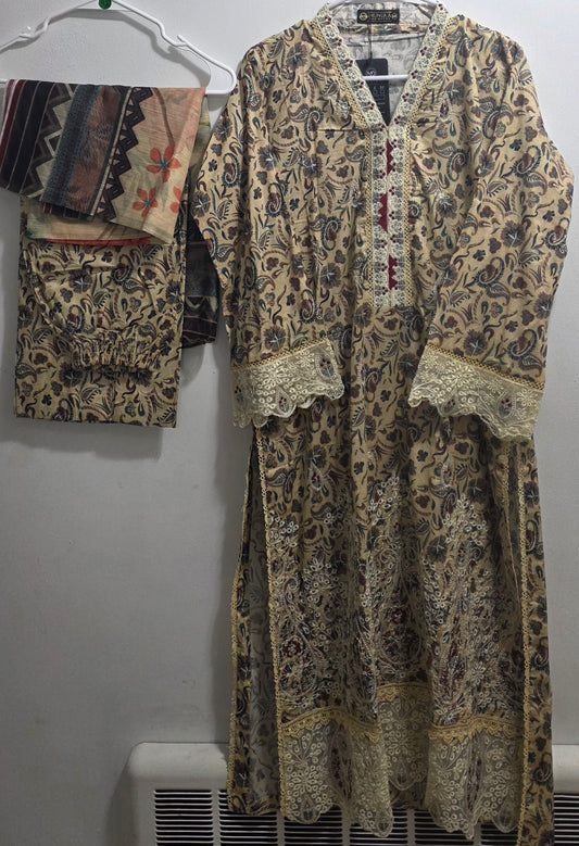 Munira linen 3pc Suit with Embroidery & Patch work
