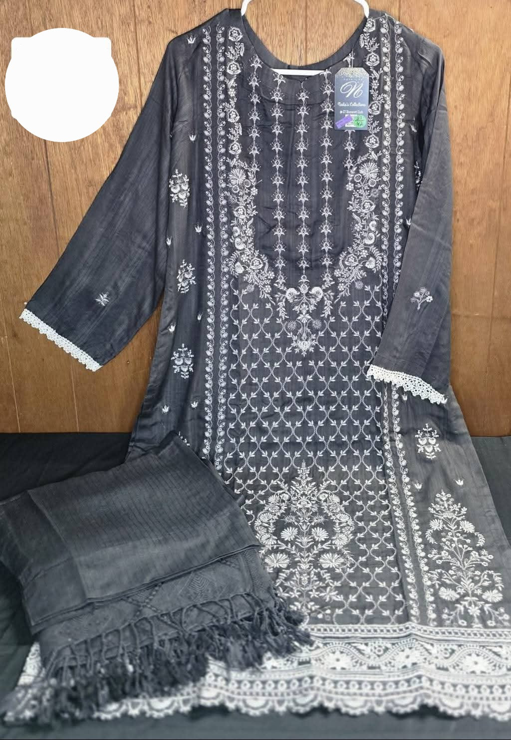 Linen Embroidered Suit With Shawl