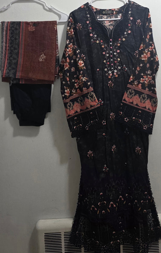 Munira linen 3pc Suit with Embroidery & Patch work