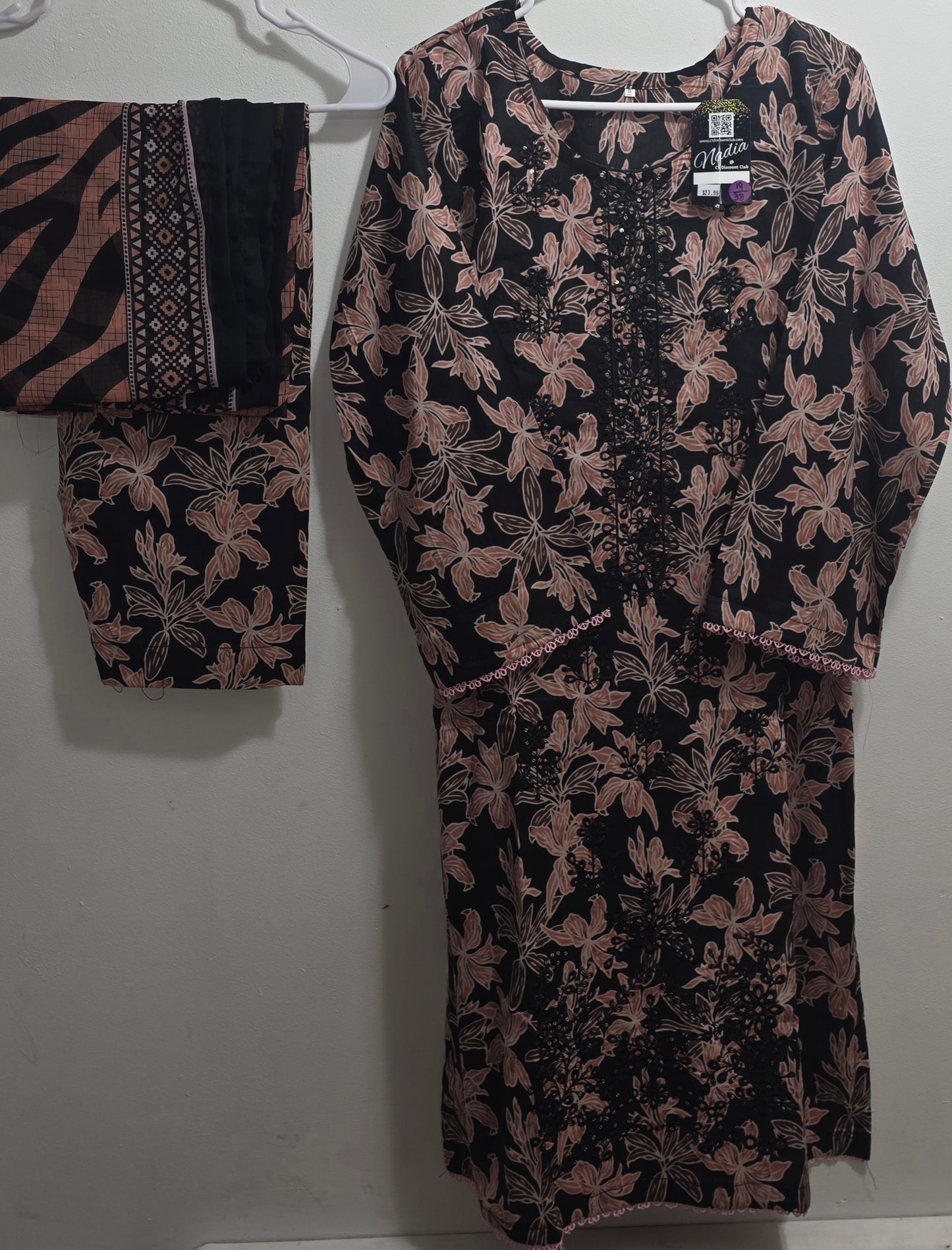 Lawn 3pc Suit with Chiffon Dupatta