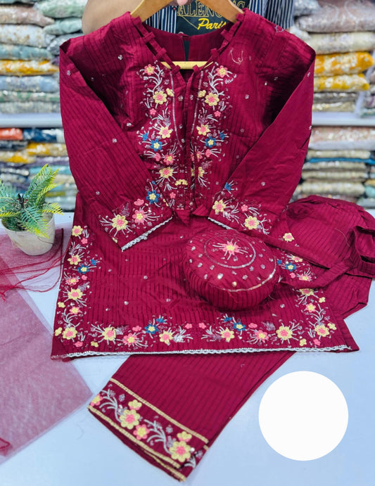 Girls Embroidered Suit With Purse (6-7yrs)