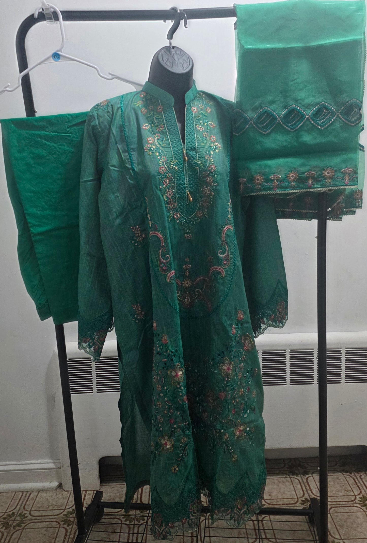 Rangoli Cotton/Lawn Embroidered 3pc Suit