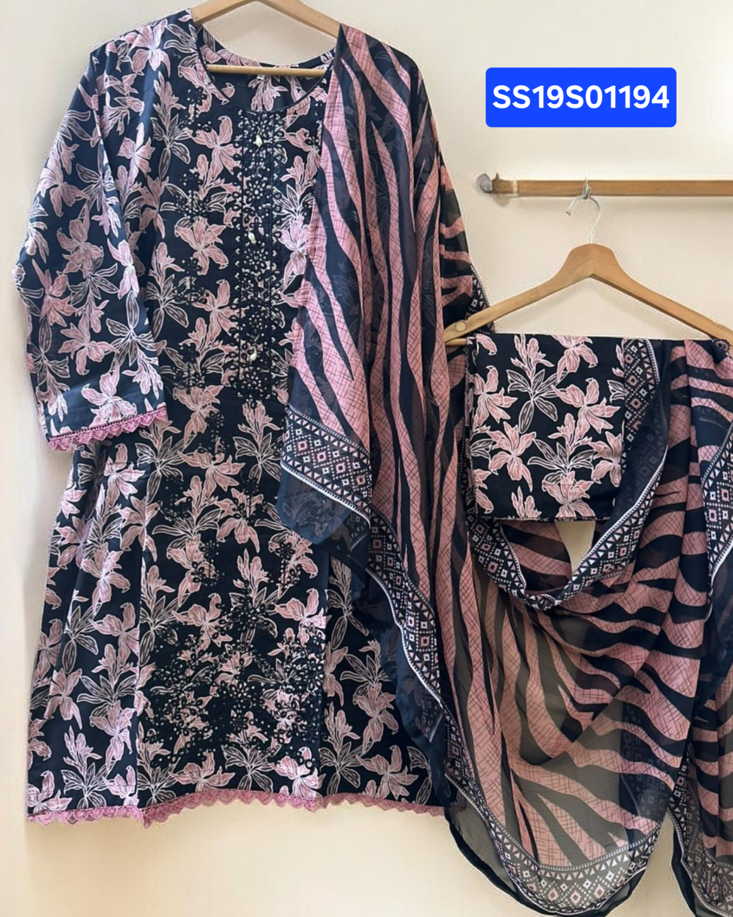 Lawn 3pc Suit with Chiffon Dupatta