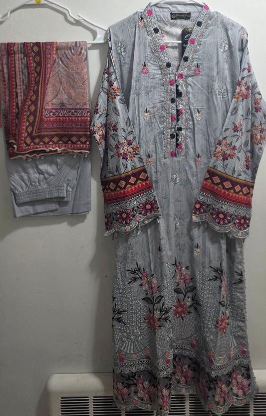 Munira linen 3pc Suit with Embroidery & Patch work