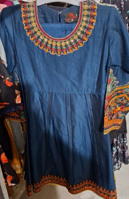 Girls Embroidered Suit (7-8yrs)