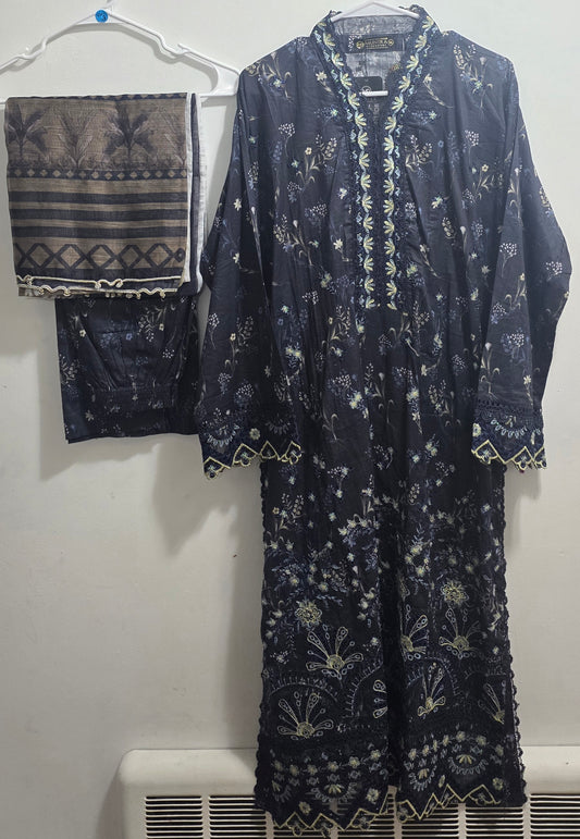 Munira linen 3pc Suit with Embroidery & Patch work
